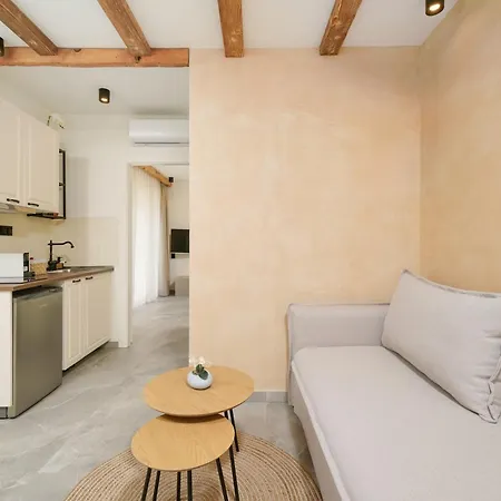 Aigaio Hotel *
